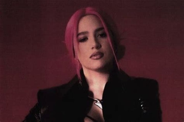 100 Degrees - Artist, Ages, Trivia