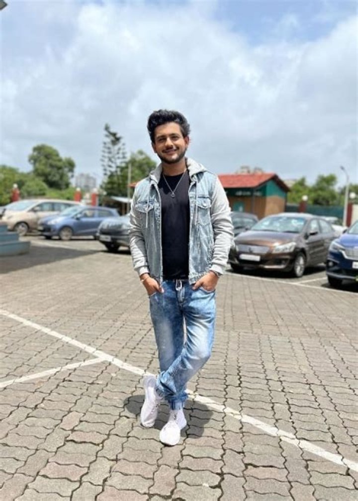 Adish Vaidya Height, Weight, Net Worth, Age, Birthday, Wikipedia, Who, Instagram, Biography