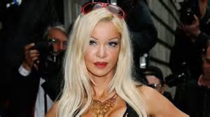 Alicia Douvall Bio (Wiki) 