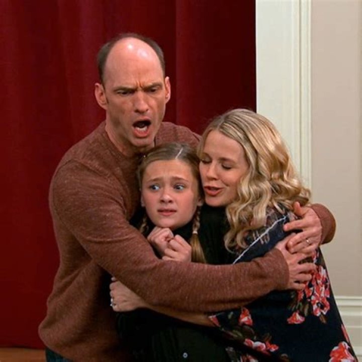 Allison Munn - Age, Family, Bio