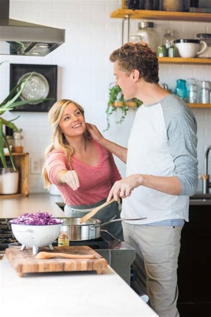 American Chef And Television Personality Damaris Phillips Hosts The Two Food Shows!! Details About Her Shows And More