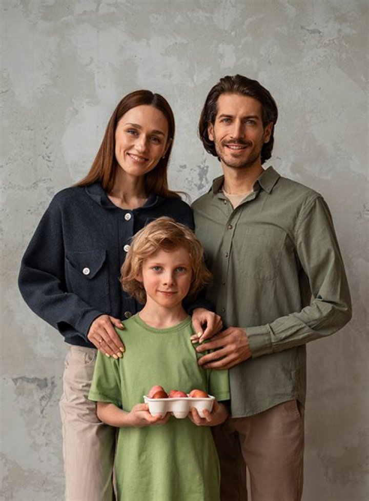 Andrés Cotrino - Age, Family, Bio