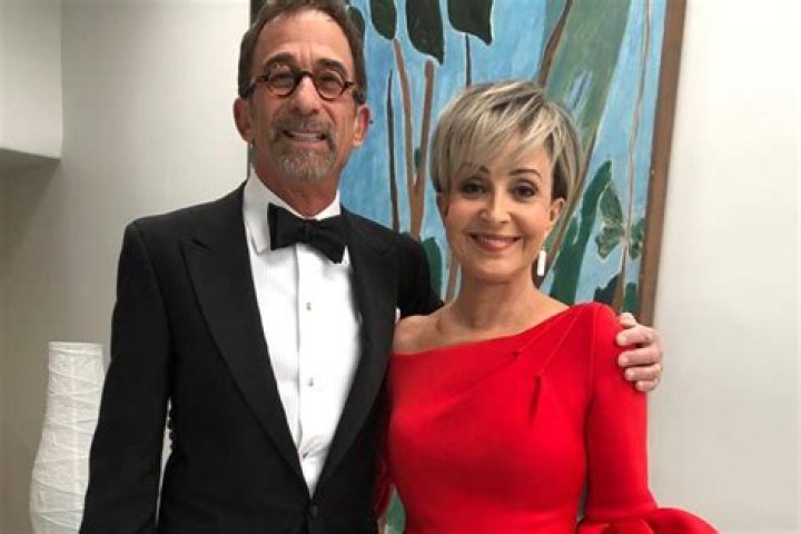 Annie Potts - Age, Family, Bio
