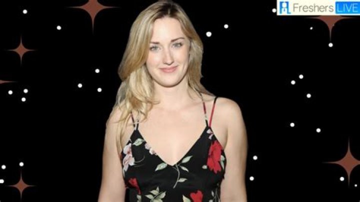 Are Ashley And Dakota Johnson Related?