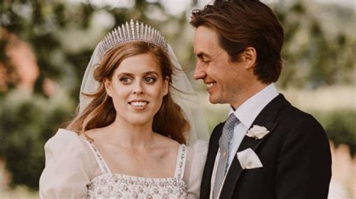 bitchy | Official Wedding Photos of Princess Beatrice and Edoardo Mapelli Mozzi
