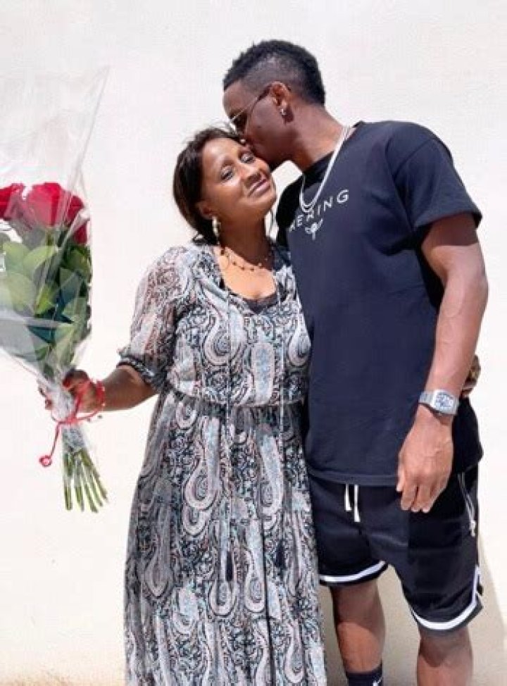 
Bouna Sarr Height, Weight, Net Worth, Age, Birthday, Wikipedia, Who, Nationality, Biography 