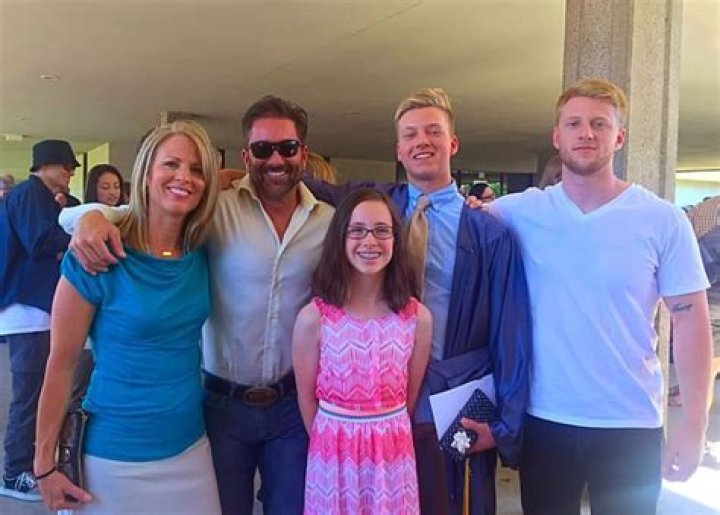 Cameron Hanes - Age, Family, Bio