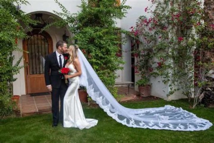 	Courtney Stodden is happy her marriage is over: ‘I feel like a little girl again!’	