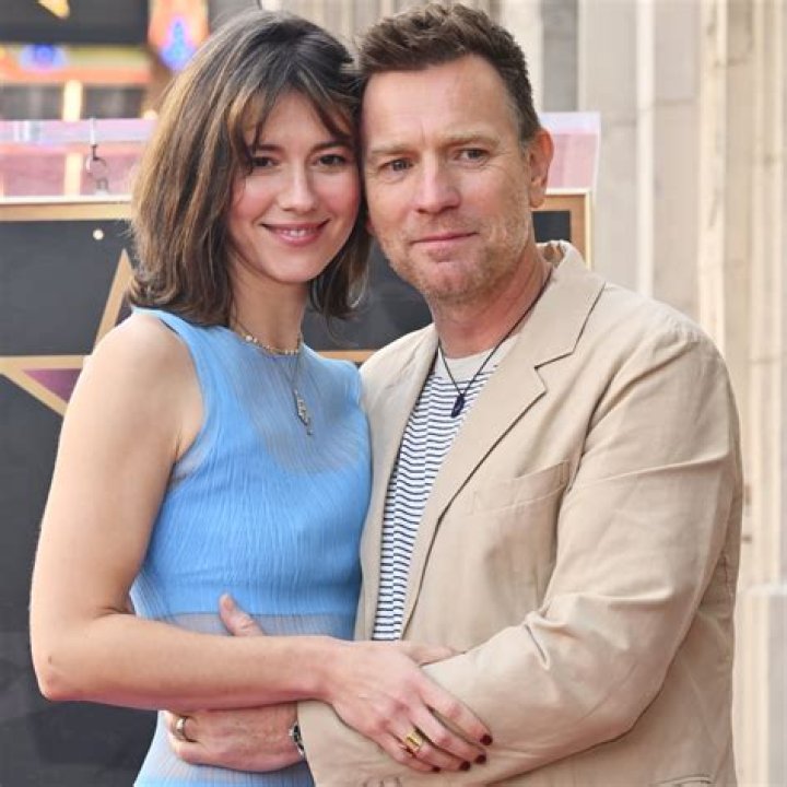 Did Ewan McGregor leave his wife for his costar Mary Elizabeth Winstead?
