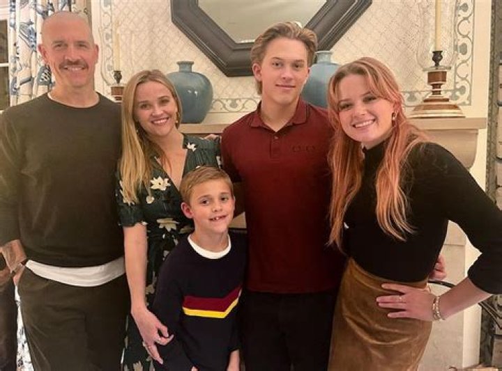 Ed Toth - Age, Family, Bio