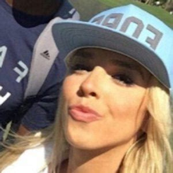 Elise Lobb - Age, Family, Bio