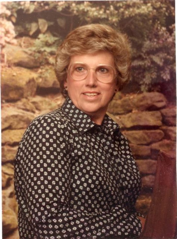 Elizabeth Mathis Height, Weight, Net Worth, Age, Birthday, Wikipedia, Who, Nationality, Biography