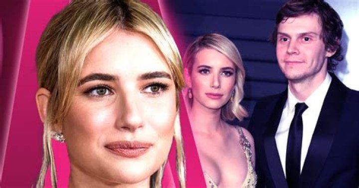 Emma Roberts - Age, Family, Bio