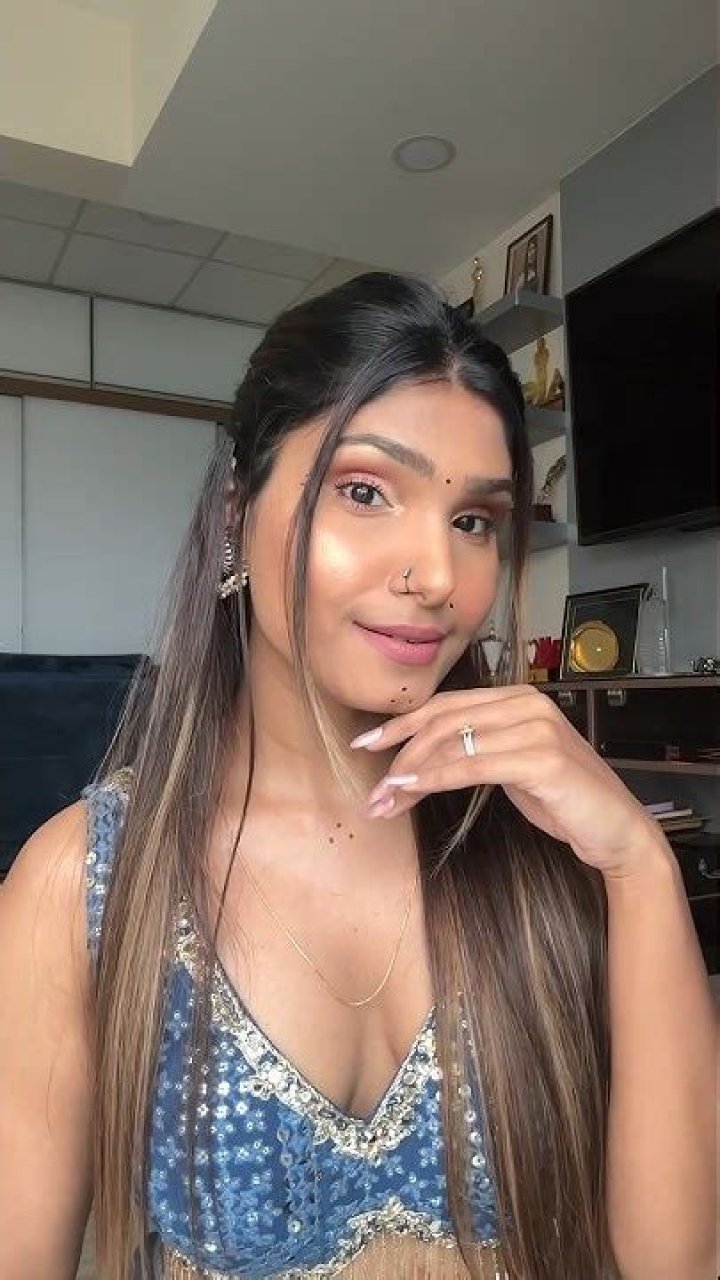 
Esha Shetty Height, Weight, Net Worth, Age, Birthday, Wikipedia, Who, Nationality, Biography 