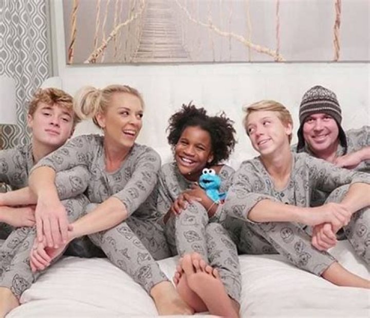 Few Untold Truth About ‘Masters of Flip’ Host Dave Wilson And His wife Kortney Wilson!