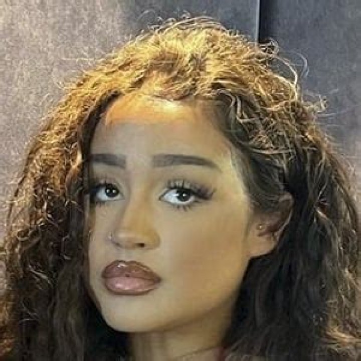 Grace Henderson - Age, Family, Bio