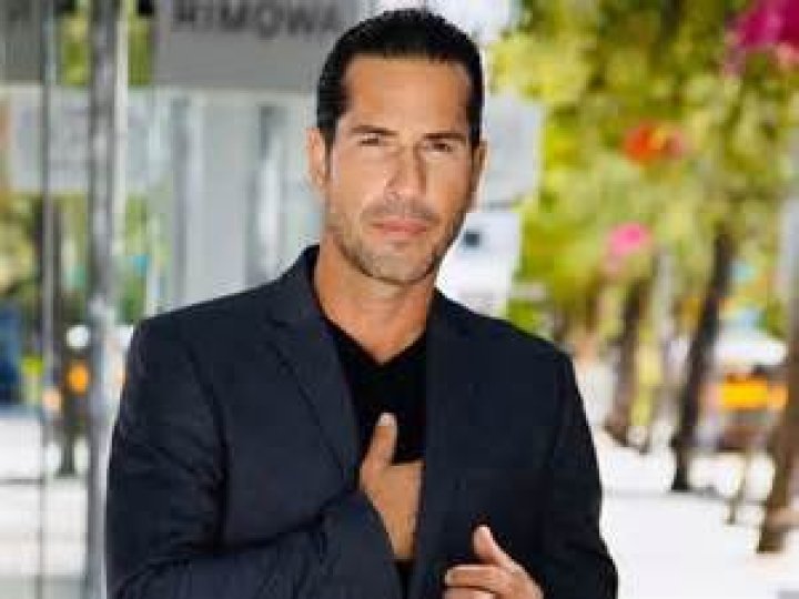 Gregorio Pernia - Age, Family, Bio