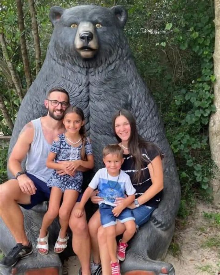 Holly Smith - Age, Family, Bio