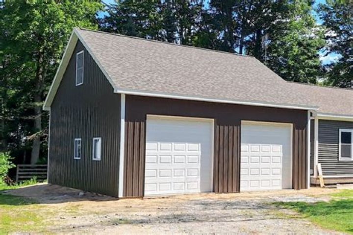 How much does it cost to build a pole barn in Michigan?