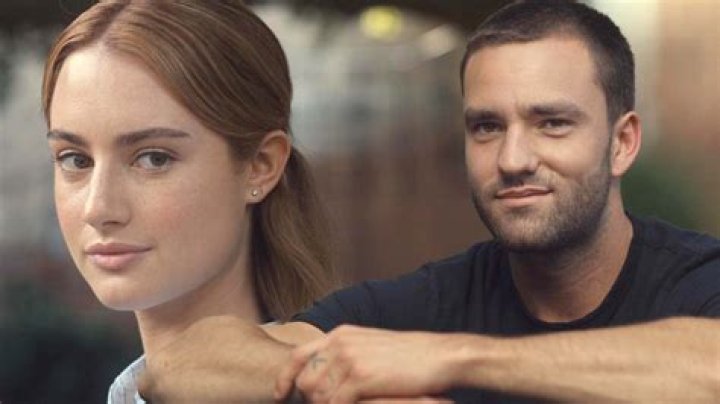 
Hulu’s ‘Tell Me Lies’: Lucy And Stephen Meet For The First Time In Premiere Sneak Peek 