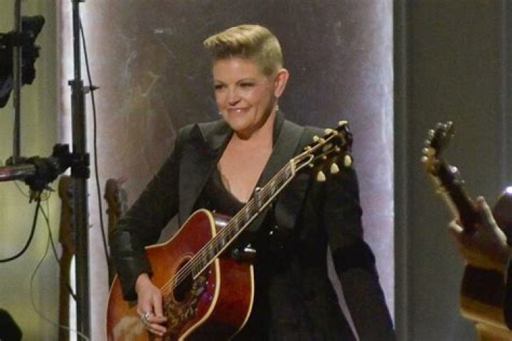 Is Natalie Maines Gay? Personal Life, Early Life, Career and More Info!