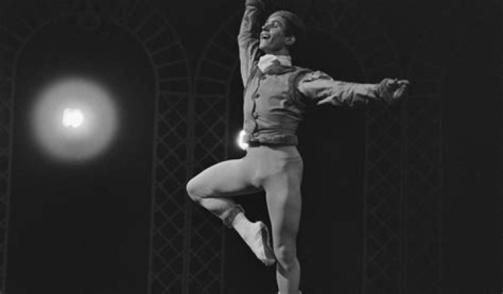 
Is Wayne Sleep Gay? Age, Height, Net Worth 