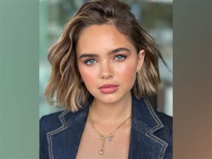 Isabelle Rose Armstrong - Age, Family, Bio