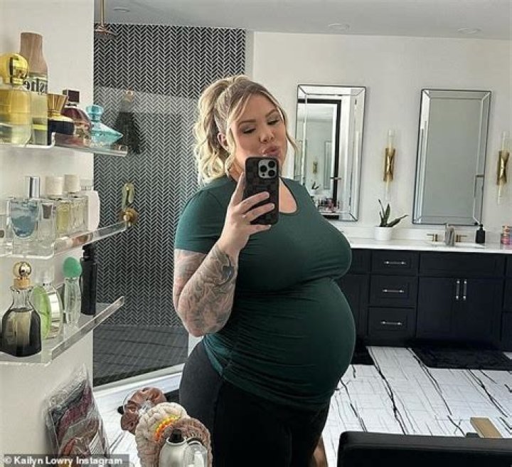 Kailyn Lowry gets a new dating reality show! Is she pregnant? Is she going to remarry?