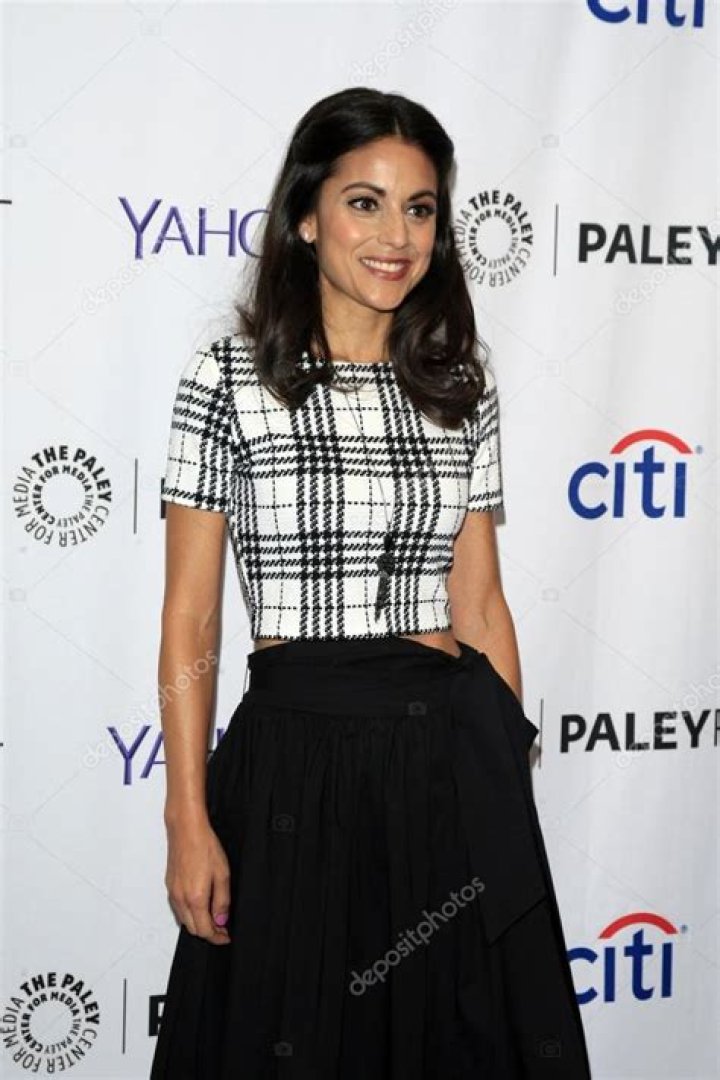 Kate Simses - Age, Family, Bio