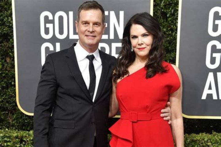 Lauren Graham Talks Bond with Peter Krause’s Son, Hopes He’s a ‘Part of the Rest of My Life’