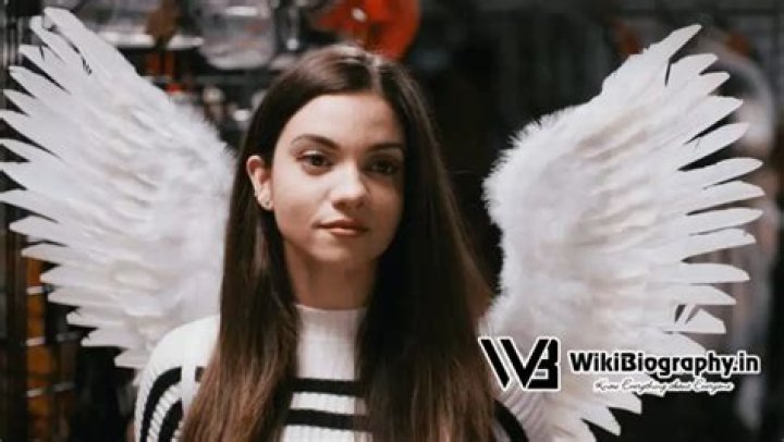 Lauren LaVera - Age, Family, Bio