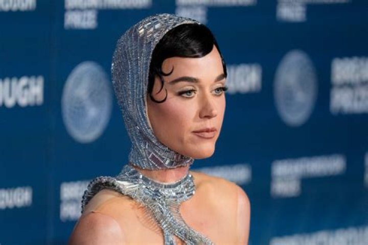 Lily Allen made out with twin sisters; Katy Perry vows celibacy