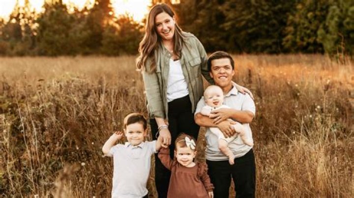 Little People stars, Audrey Roloff and Jeremy Roloff’s daughter’s first photo revealed here! Husband and wife are super happy!