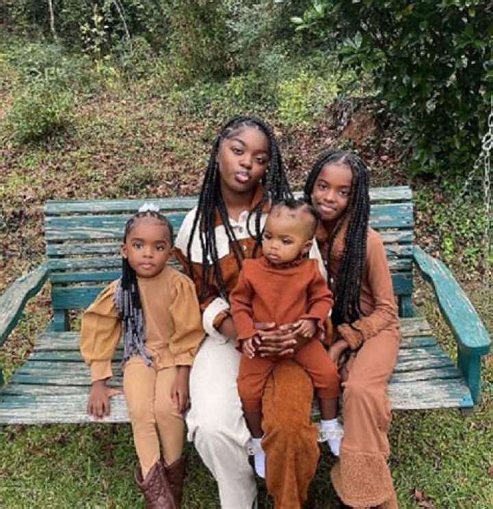 Lyric Thomas - Age, Family, Bio