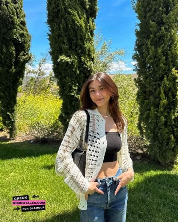 Mia Hayward - Age, Family, Bio