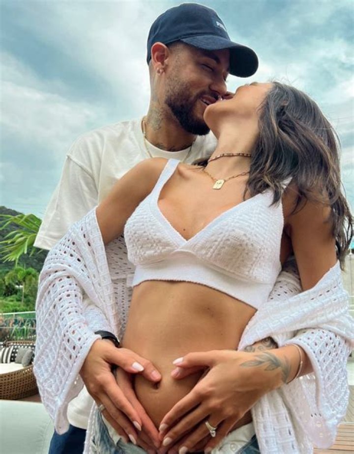 Neymar and girlfriend Bruna Biancardi have their first baby on the way