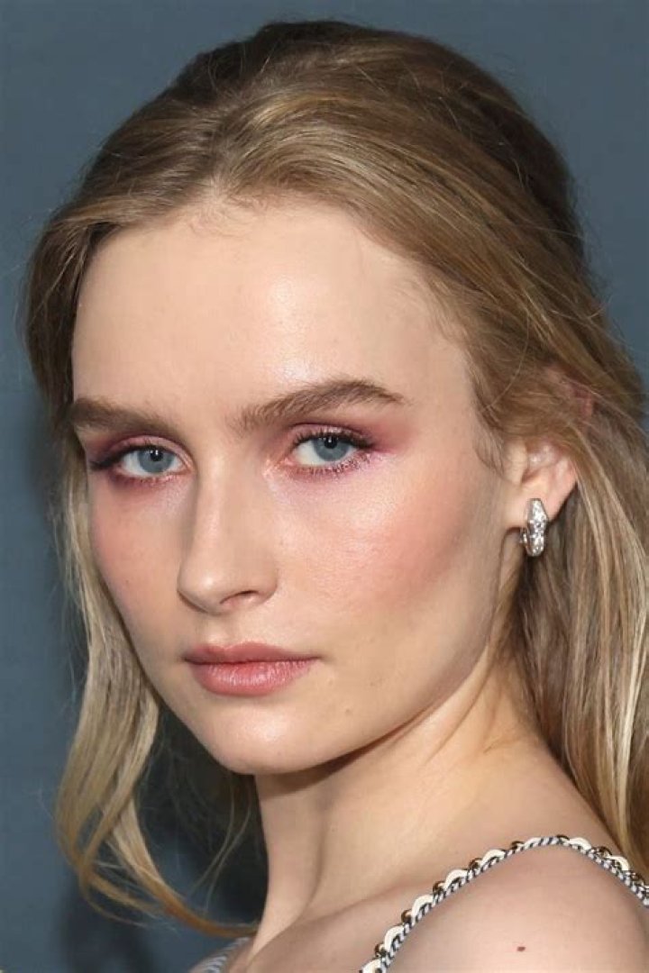 Olivia DeJonge Bio (Wiki) 