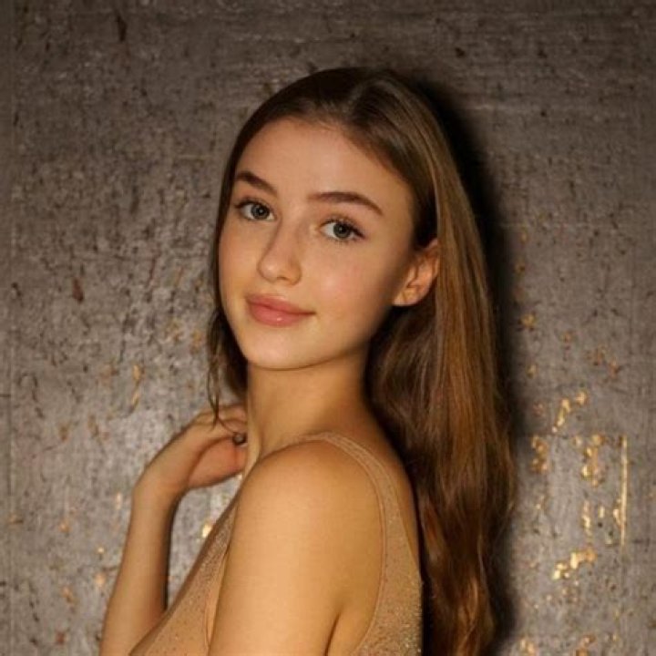 Olivia Sembra - Age, Family, Bio