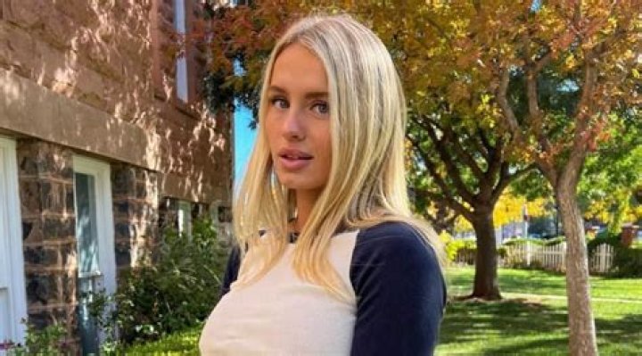 Olivia Thompson - Age, Family, Bio