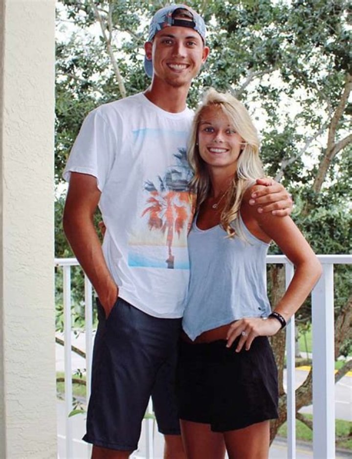 
Olivia Weaver Height, Weight, Net Worth, Age, Birthday, Wikipedia, Who, Nationality, Biography 