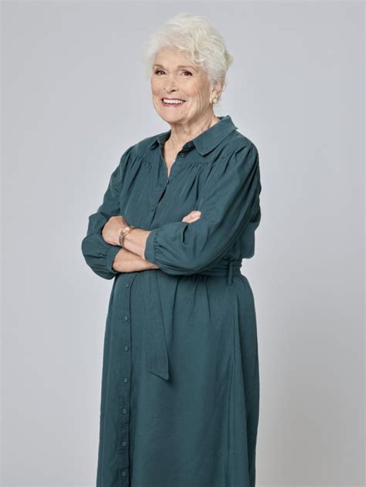 Paula Shaw - Age, Family, Bio