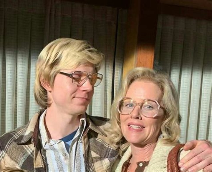 Penelope Ann Miller - Age, Family, Bio