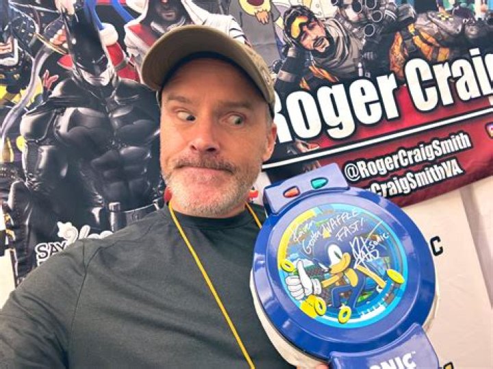 Roger Craig Smith - Age, Family, Bio