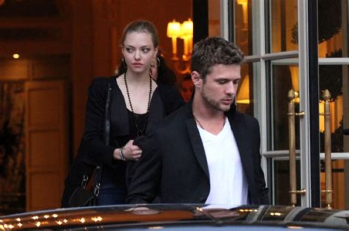 Ryan Phillippe takes Amanda Seyfried to Paris: serious or reacting to Reese’s wedding?