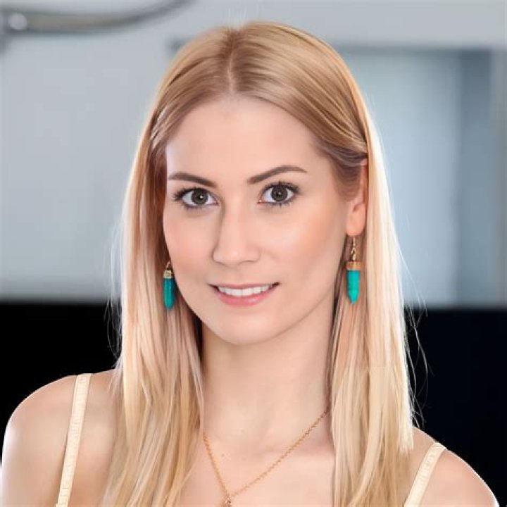 Sharon Stone Bio (Wiki) 