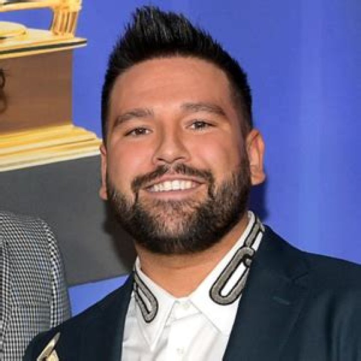 Shay Mooney Bio (Wiki) 