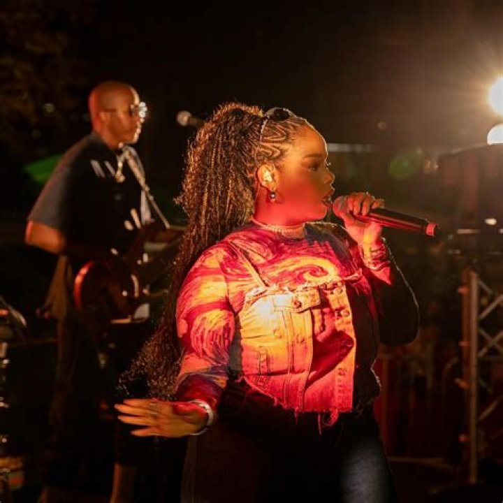 Shekhinah net worth, age, height, bio, birthday, wiki, and salary