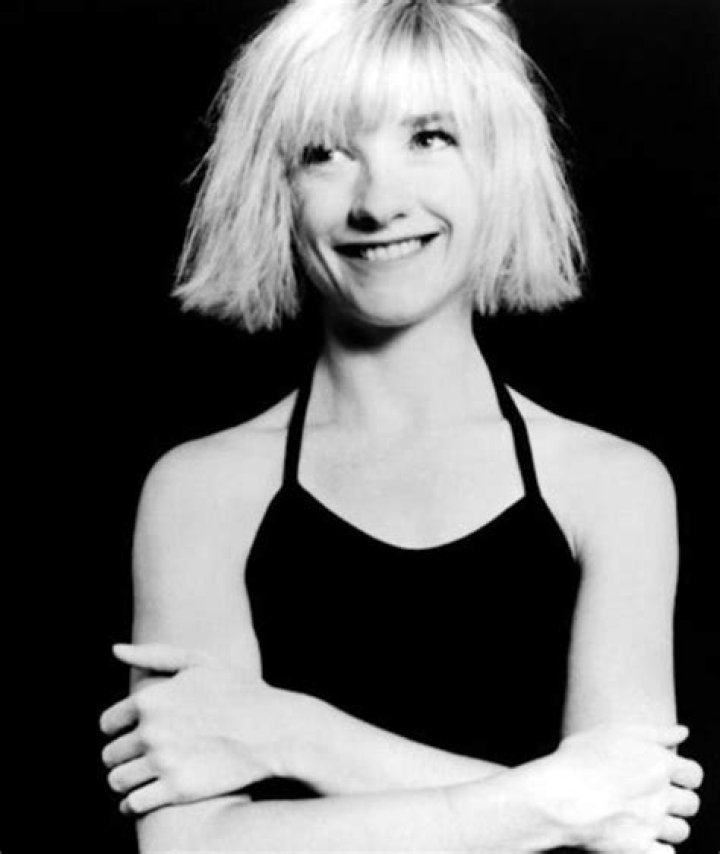 Singer Jane Horrocks Is Still Alive and Not Dead, Singing 2022