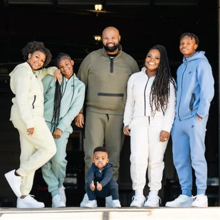 Tasha Cobbs - Age, Family, Bio