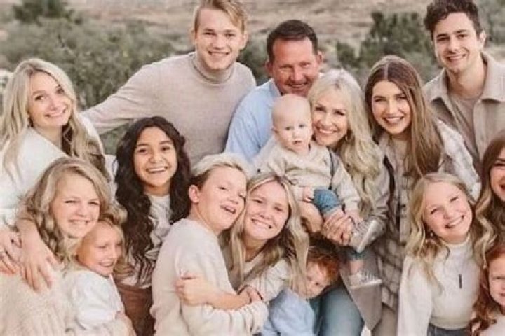 The Arnold Sisters - Members, Ages, Trivia